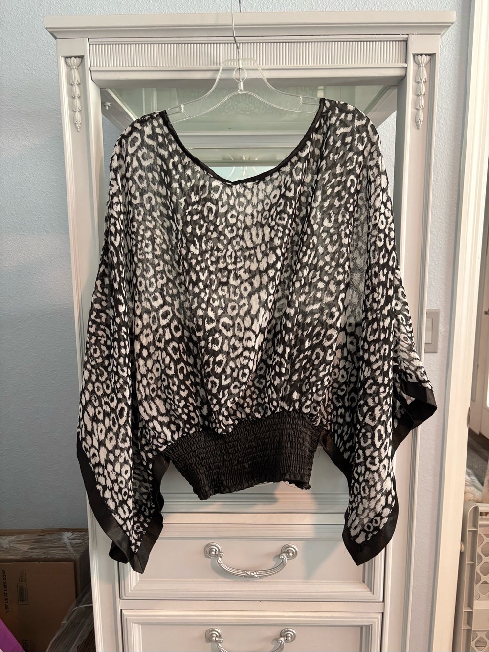 Black and White Leopard Print Batwing Sweater Top
